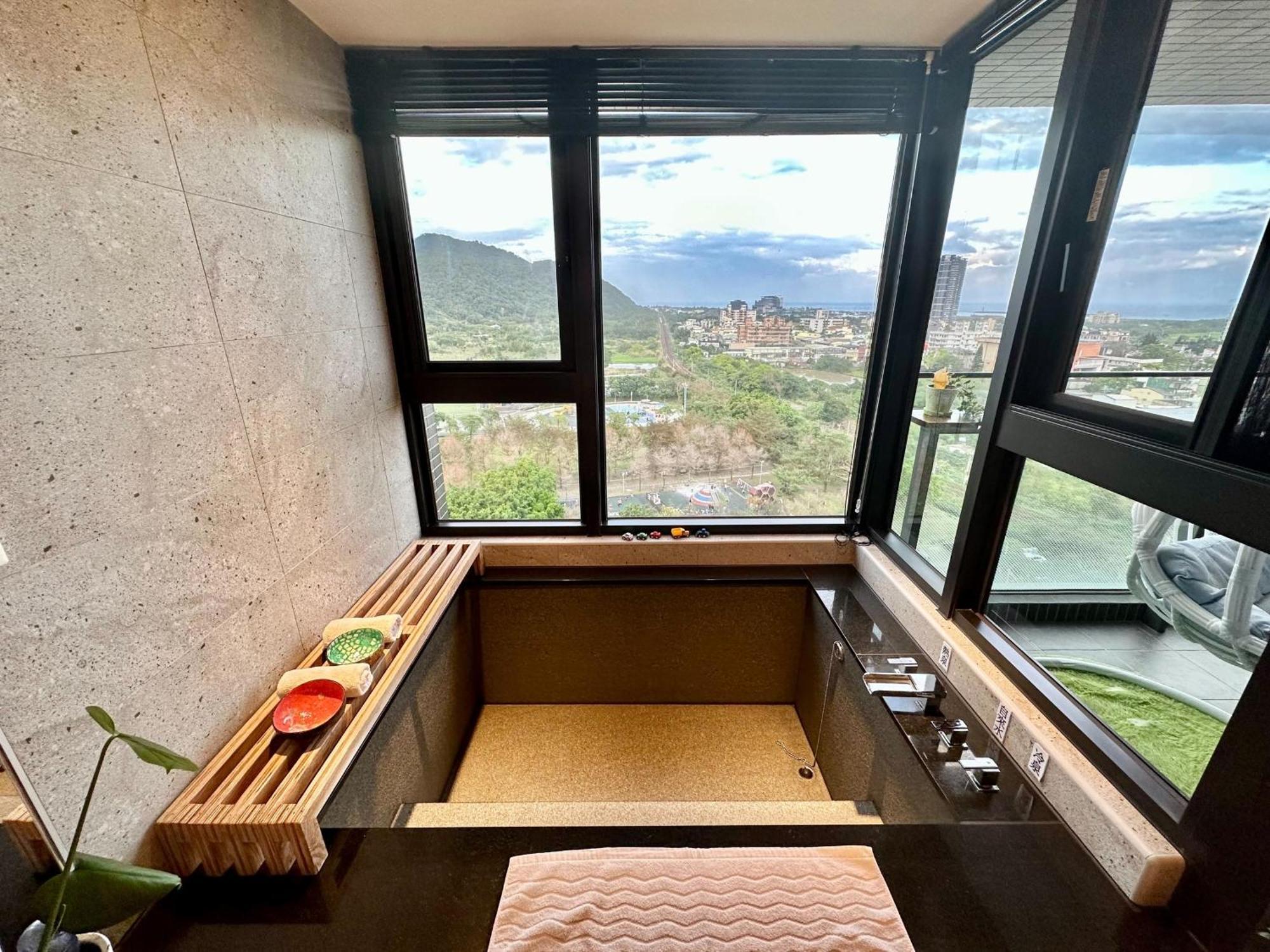Toucheng Happyhouse頭城黑皮家 附早餐 Apartment Exterior foto